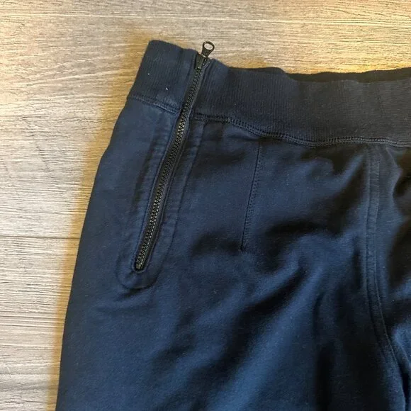 Lululemon Black Sweatpants Zipper Pockets Size 8 Yoga Pant Slim Fit - Picture 4 of 5